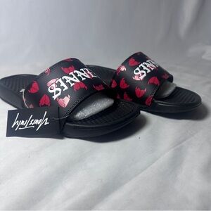 NWT Yours Truly by Phora “Sinner” Slide Sandals Black Red Size 42
